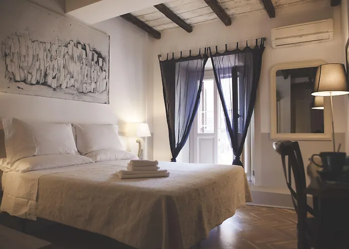 The Bluehostel Pensión Roma